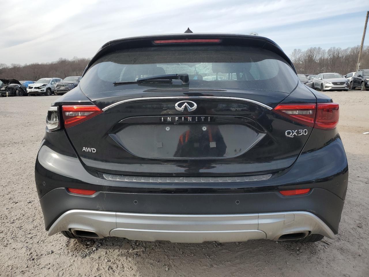 Photo 6 VIN: SJKCH5CR0JA049401 - INFINITI QX30 