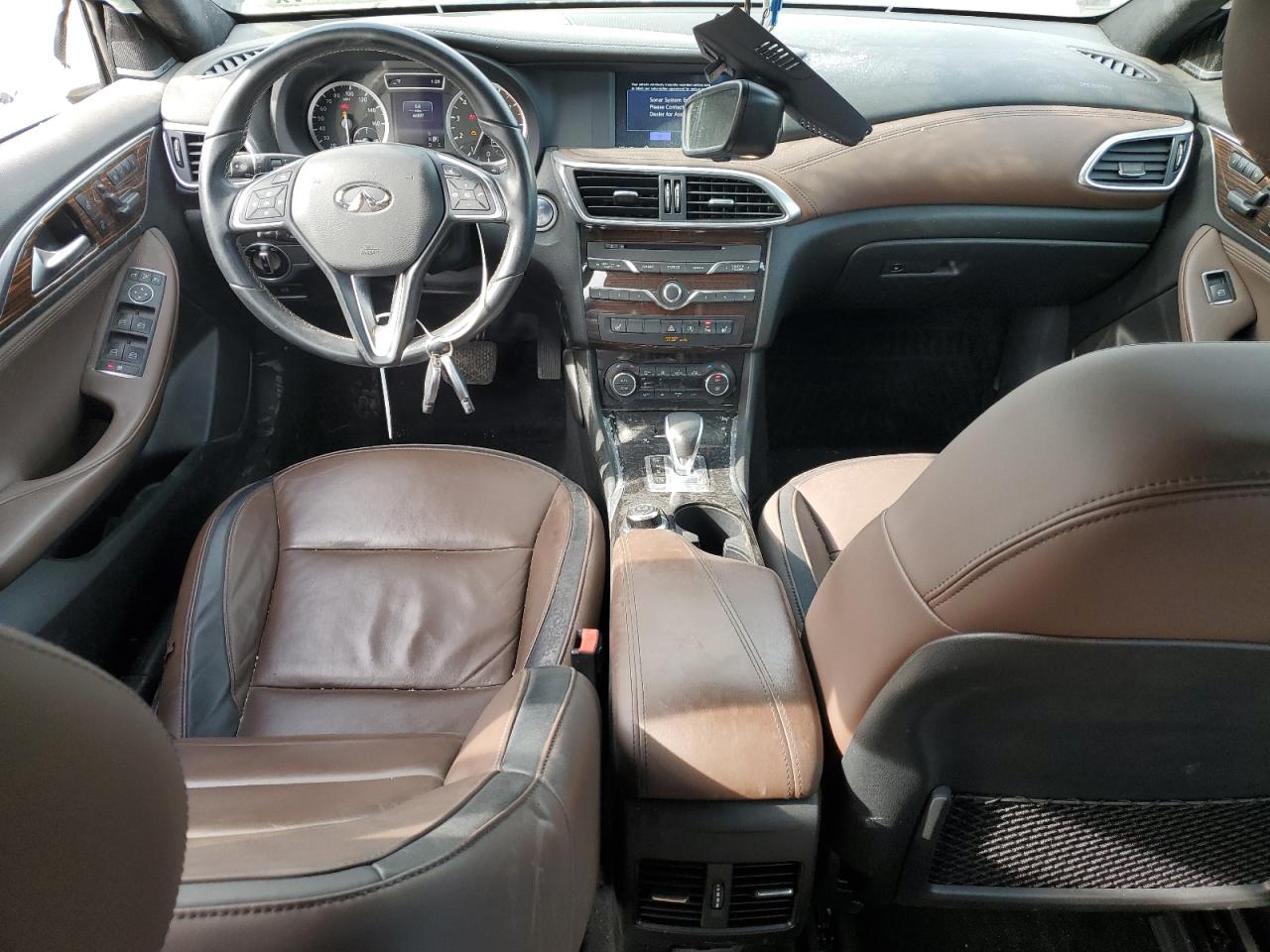 Photo 8 VIN: SJKCH5CR0JA049401 - INFINITI QX30 