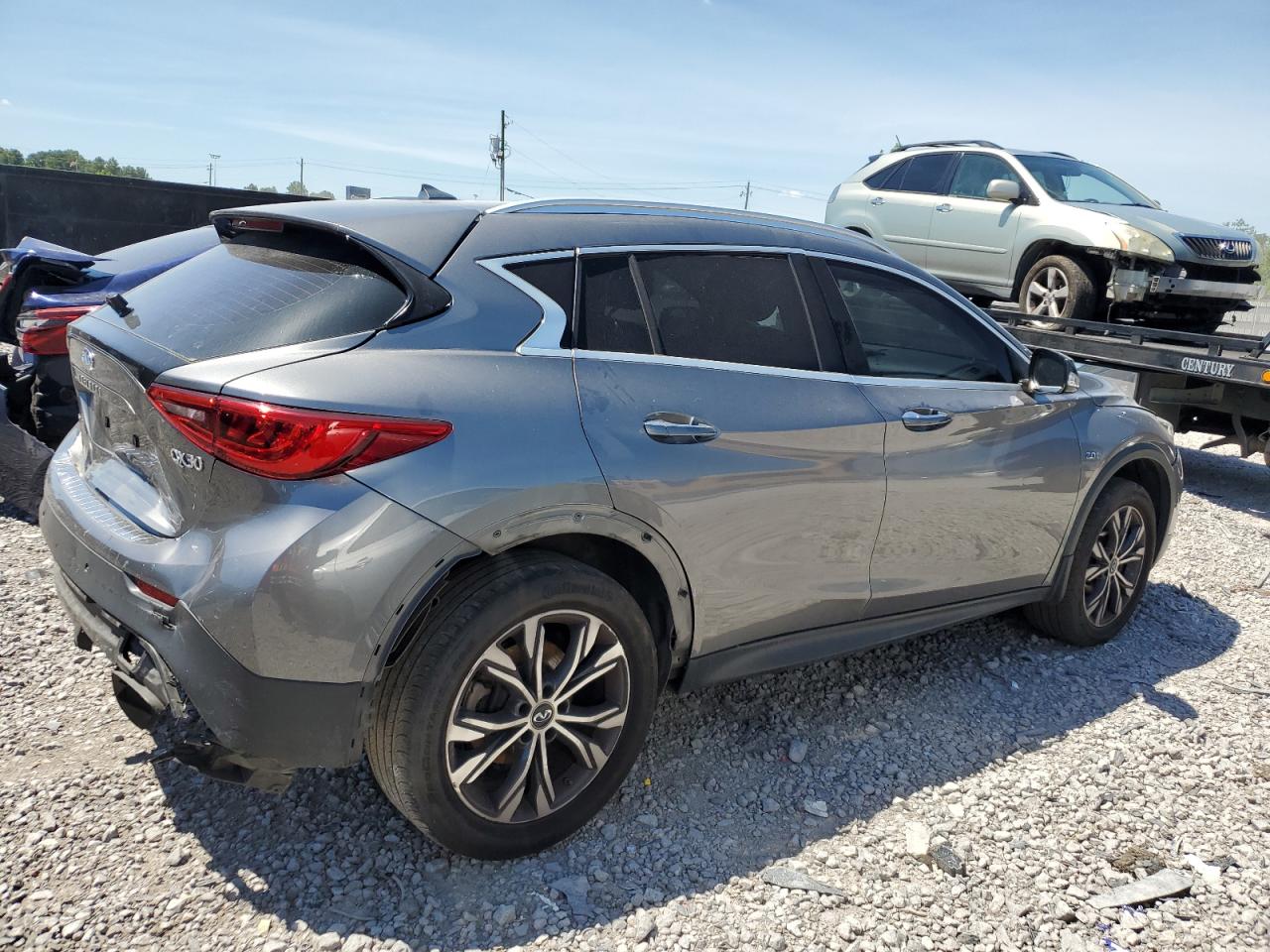 Photo 2 VIN: SJKCH5CR1HA023884 - INFINITI QX30 