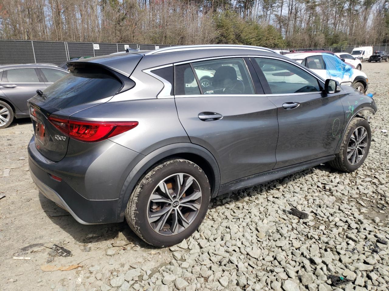 Photo 2 VIN: SJKCH5CR1HA036800 - INFINITI QX30 