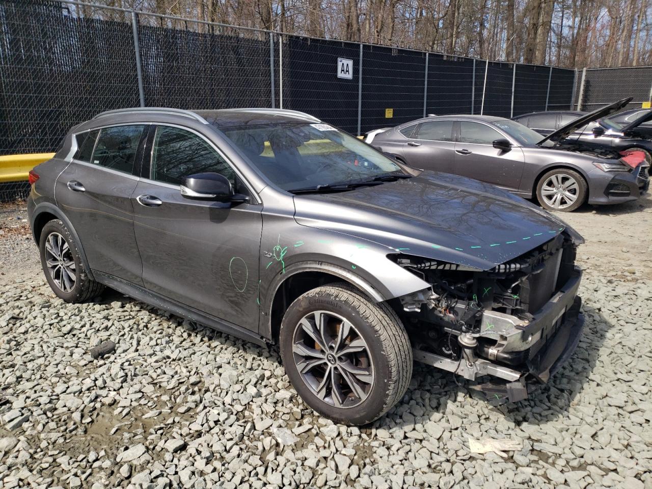 Photo 3 VIN: SJKCH5CR1HA036800 - INFINITI QX30 