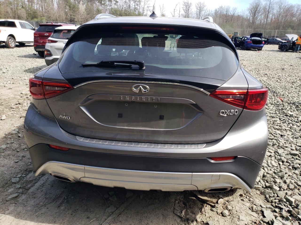 Photo 5 VIN: SJKCH5CR1HA036800 - INFINITI QX30 