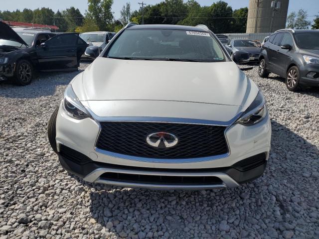 Photo 4 VIN: SJKCH5CR1KA011628 - INFINITI QX30 LUXE 