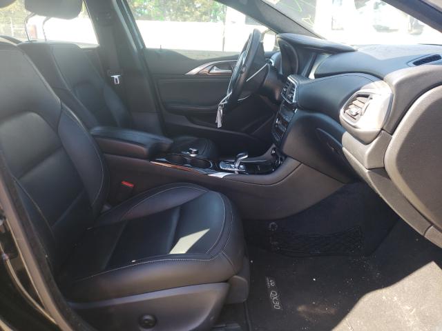 Photo 4 VIN: SJKCH5CR2HA022307 - INFINITI QX30 BASE 