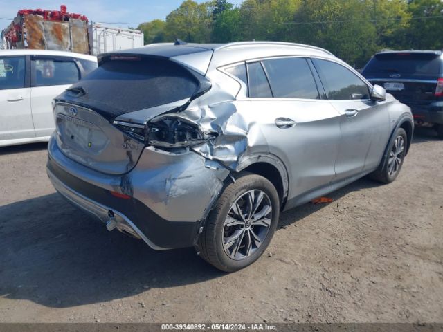 Photo 3 VIN: SJKCH5CR2JA004850 - INFINITI QX30 