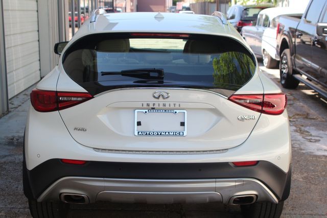 Photo 3 VIN: SJKCH5CR2JA040649 - INFINITI QX30 