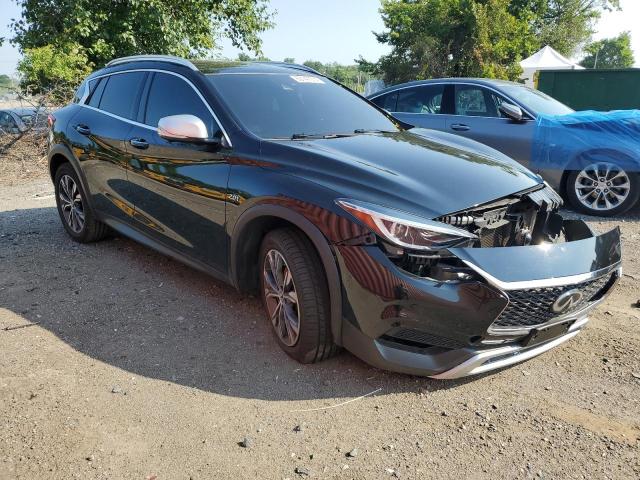 Photo 3 VIN: SJKCH5CR2JA043955 - INFINITI QX30 BASE 