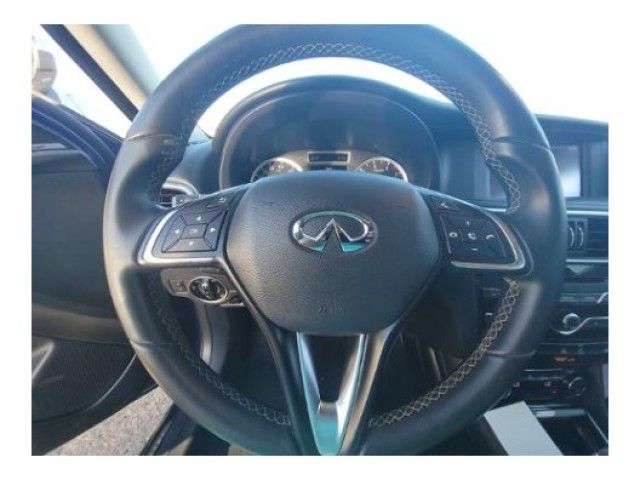 Photo 1 VIN: SJKCH5CR2JA049982 - INFINITI QX30 