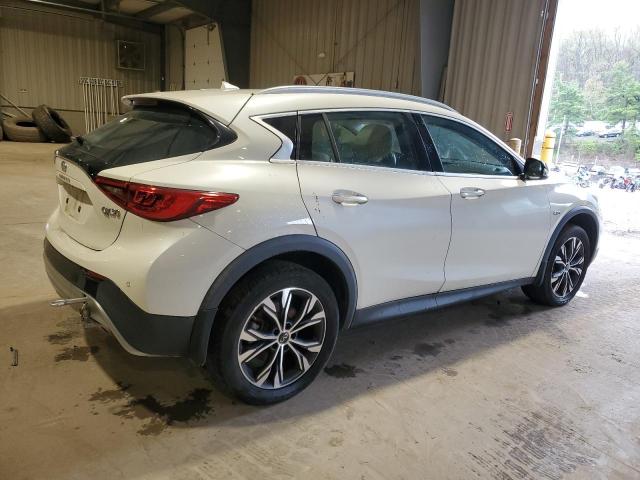 Photo 2 VIN: SJKCH5CR2JA050114 - INFINITI QX30 