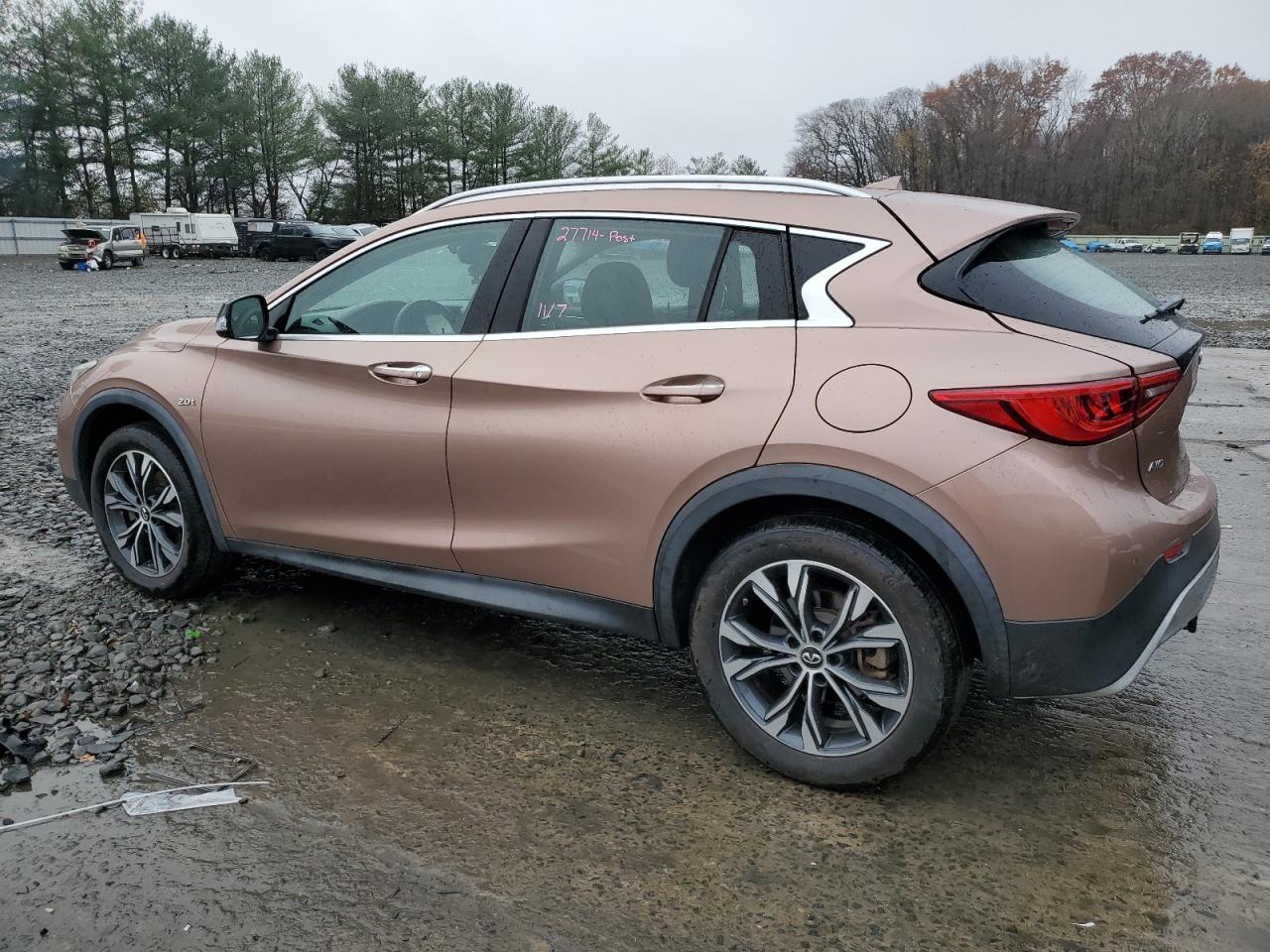 Photo 1 VIN: SJKCH5CR2JA057712 - INFINITI QX30 