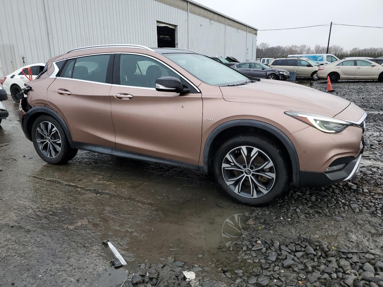 Photo 3 VIN: SJKCH5CR2JA057712 - INFINITI QX30 