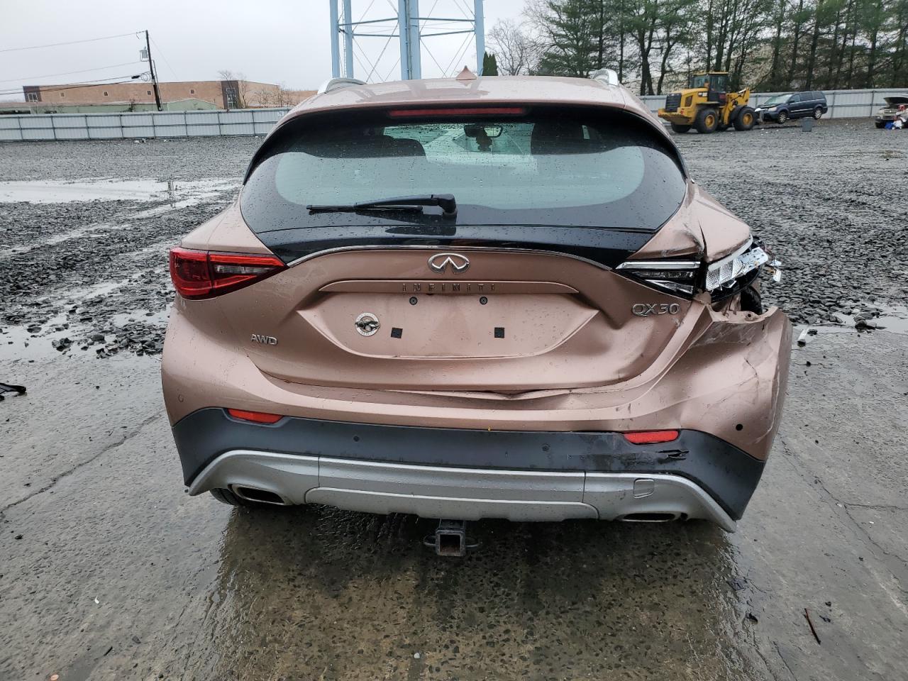 Photo 5 VIN: SJKCH5CR2JA057712 - INFINITI QX30 