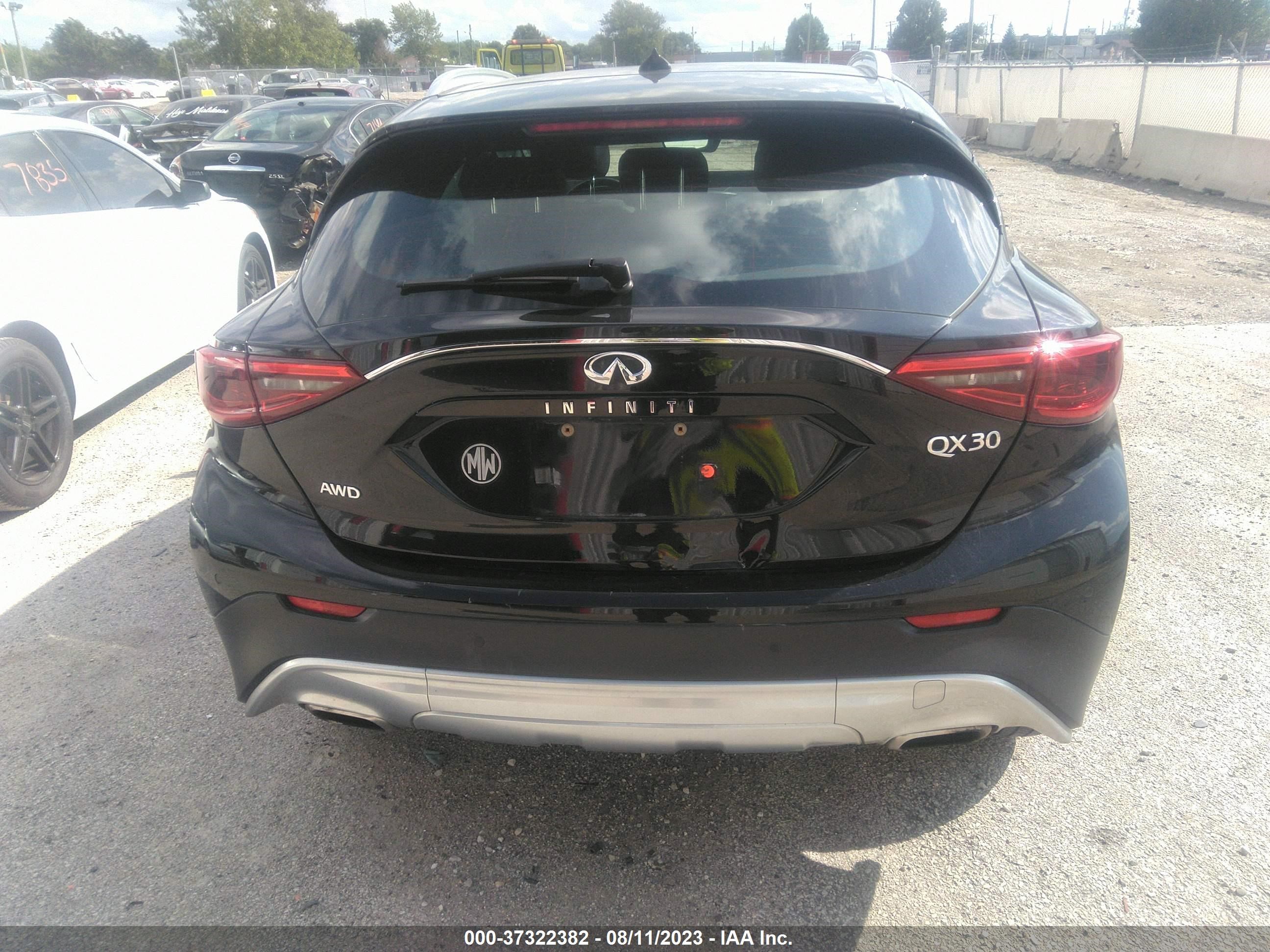 Photo 16 VIN: SJKCH5CR2KA009886 - INFINITI QX30 