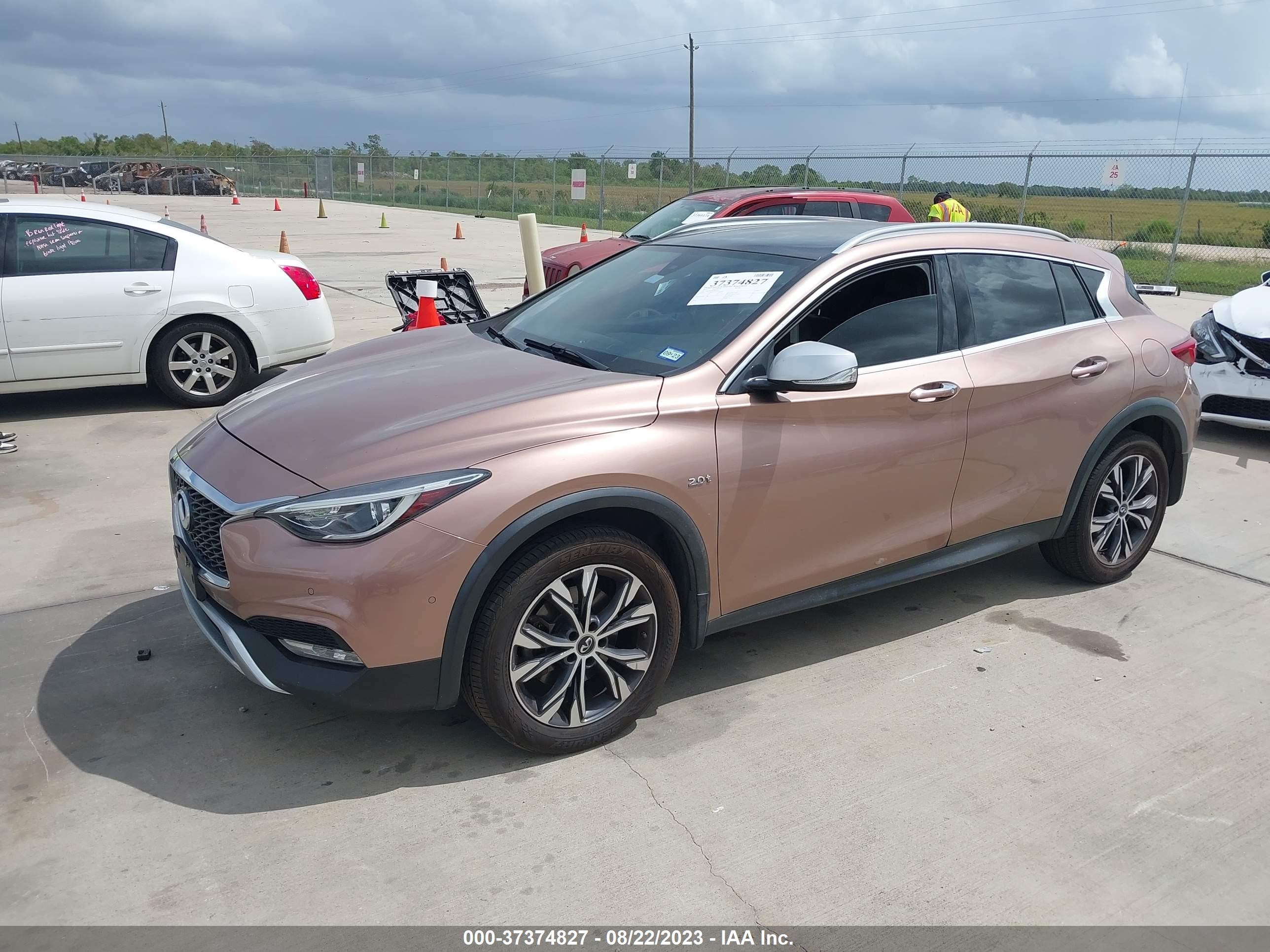 Photo 1 VIN: SJKCH5CR3HA024115 - INFINITI QX30 