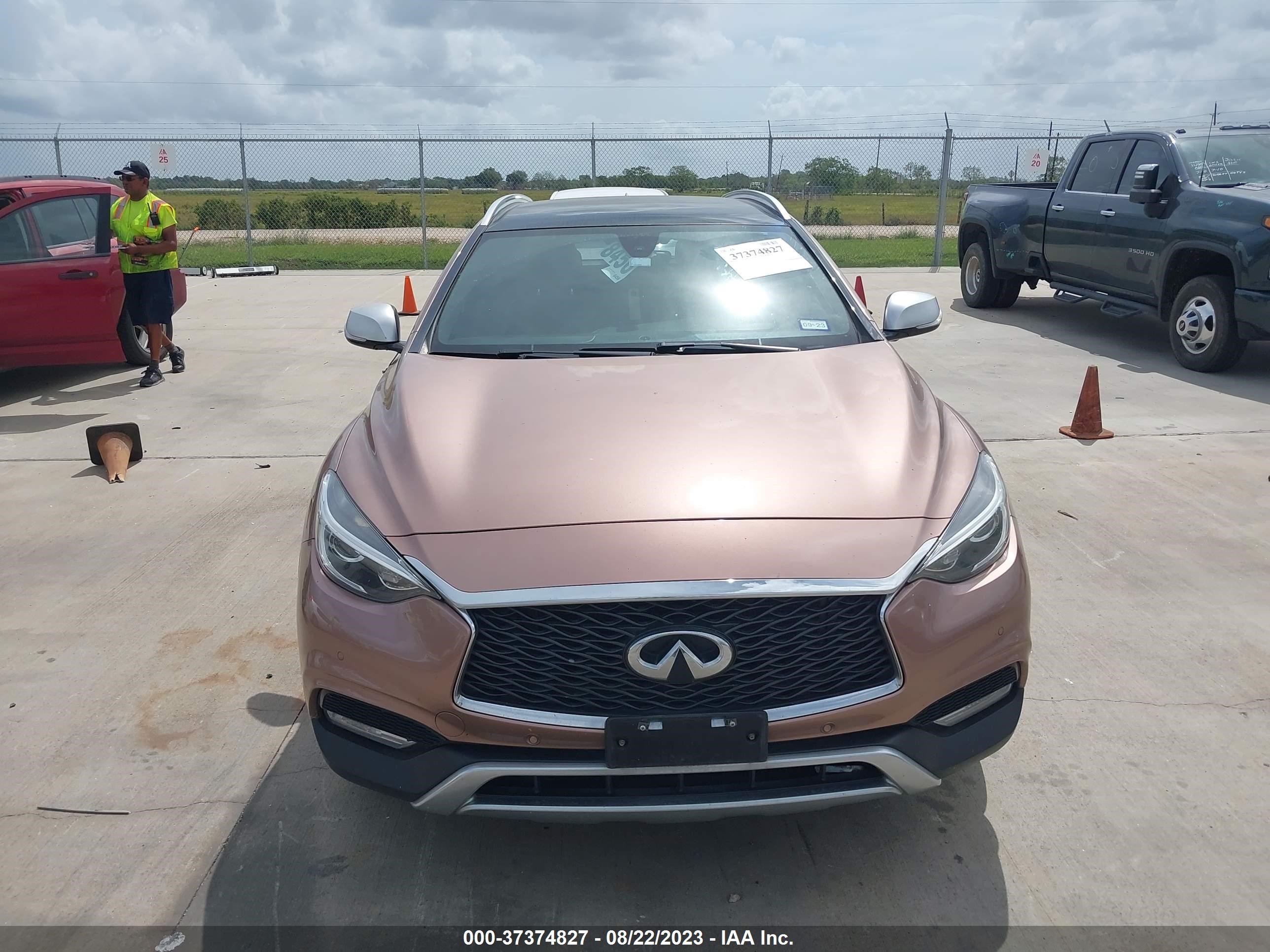 Photo 11 VIN: SJKCH5CR3HA024115 - INFINITI QX30 