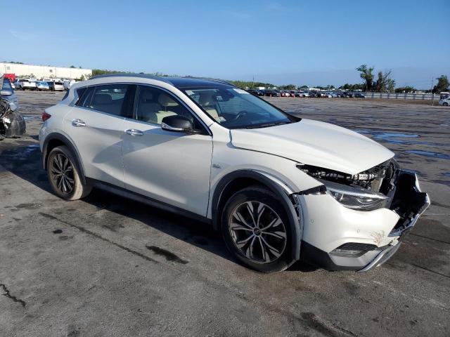 Photo 3 VIN: SJKCH5CR3HA024986 - INFINITI QX30 BASE 