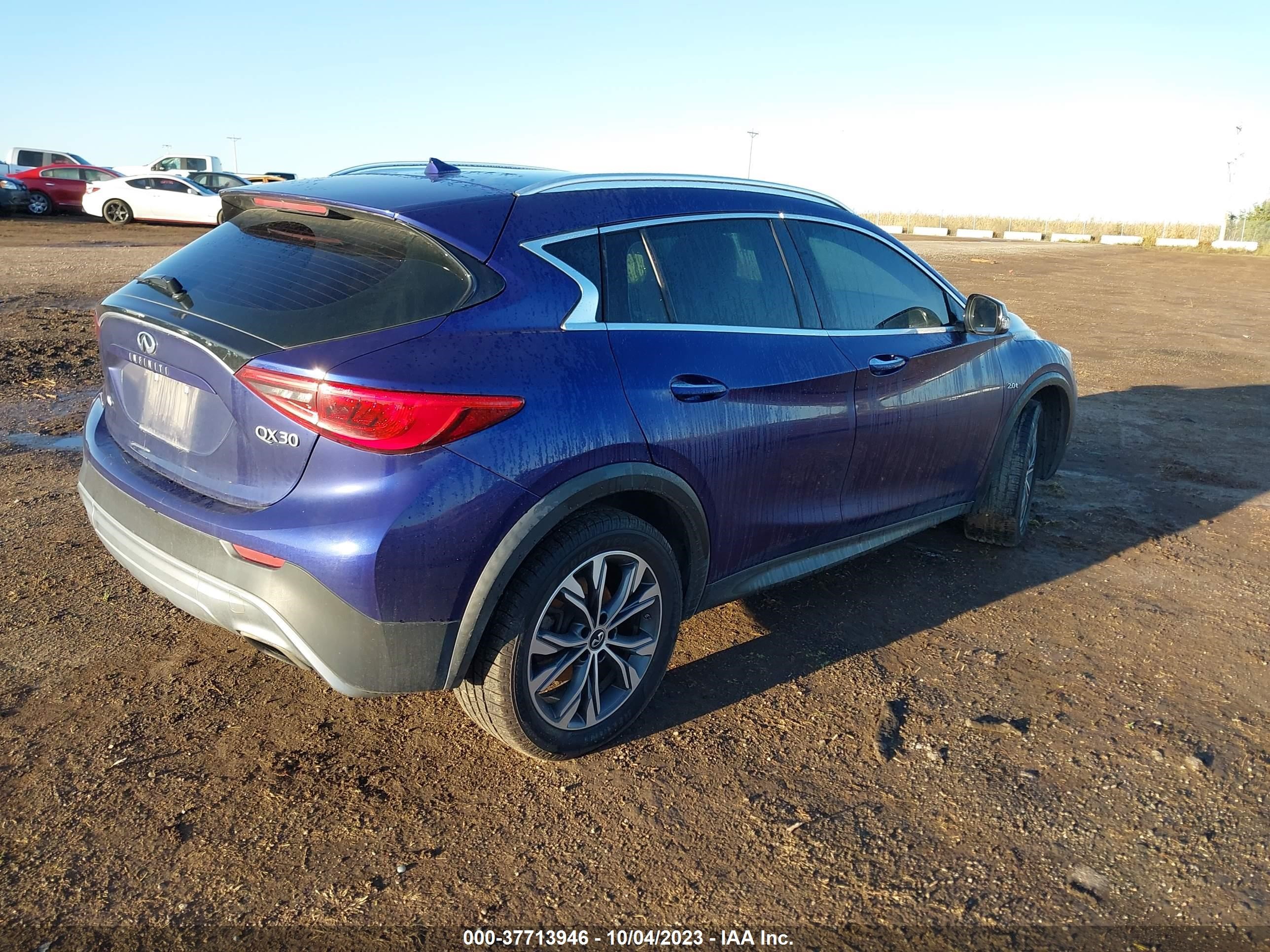 Photo 3 VIN: SJKCH5CR3HA037138 - INFINITI QX30 