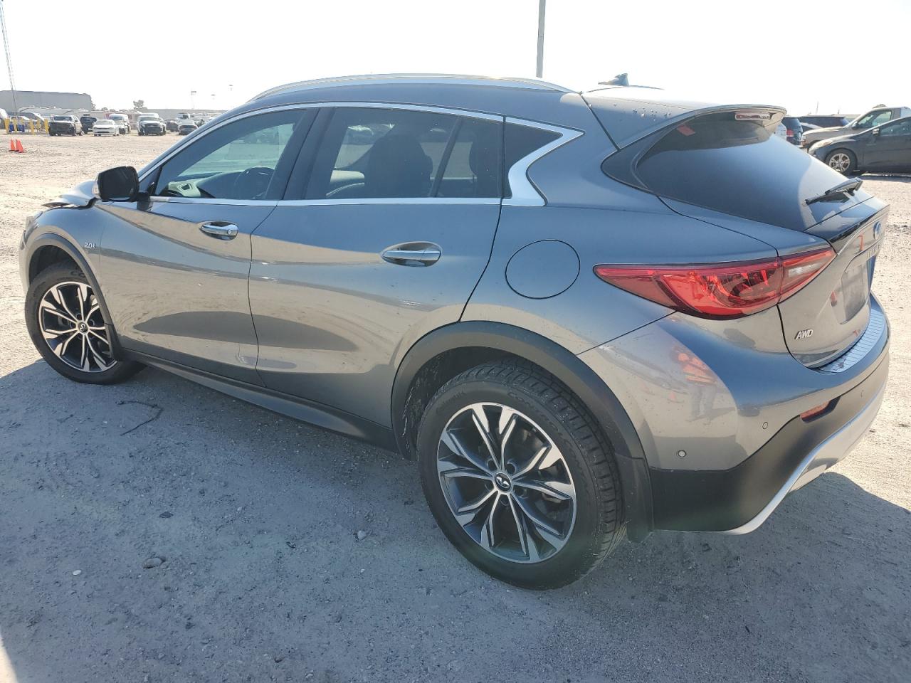 Photo 1 VIN: SJKCH5CR3JA006008 - INFINITI QX30 