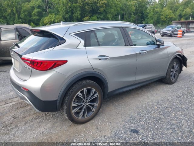 Photo 3 VIN: SJKCH5CR3JA045195 - INFINITI QX30 