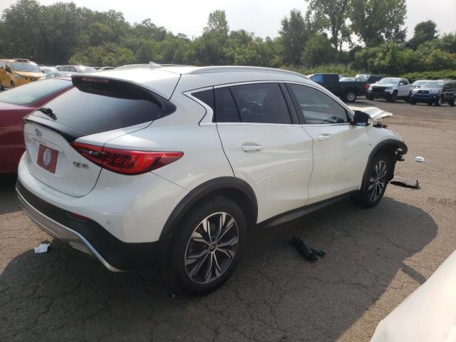 Photo 2 VIN: SJKCH5CR3KA010884 - INFINITI QX30 BASE 