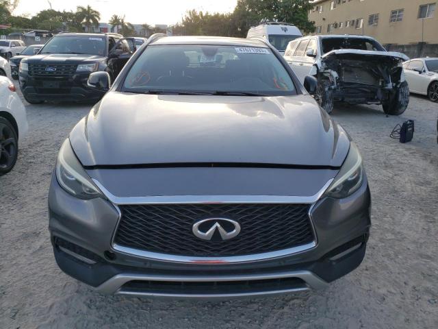 Photo 4 VIN: SJKCH5CR4HA022437 - INFINITI QX30 BASE 