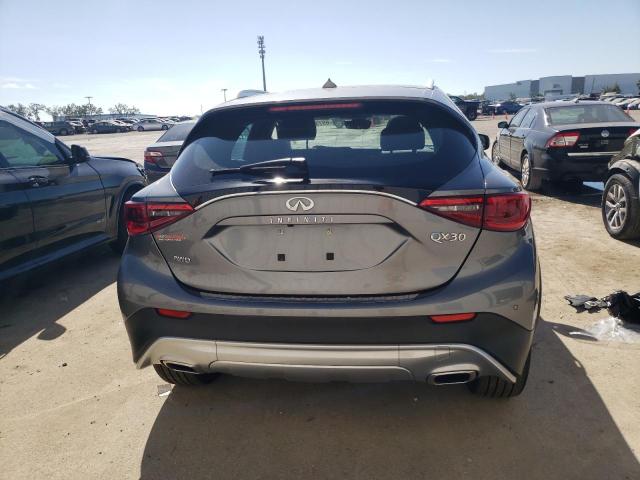 Photo 5 VIN: SJKCH5CR4JA052723 - INFINITI QX30 BASE 