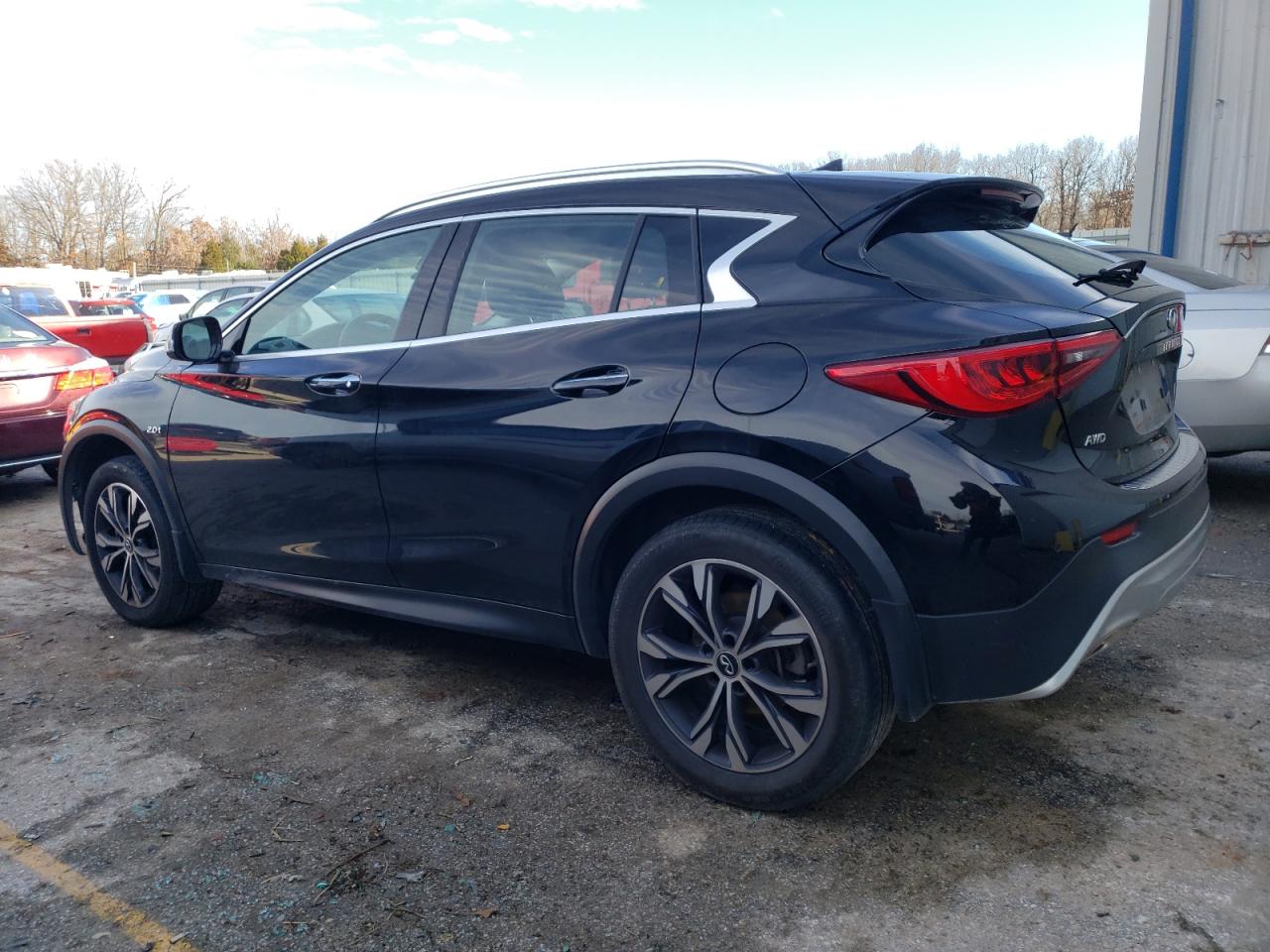 Photo 1 VIN: SJKCH5CR5HA035410 - INFINITI QX30 