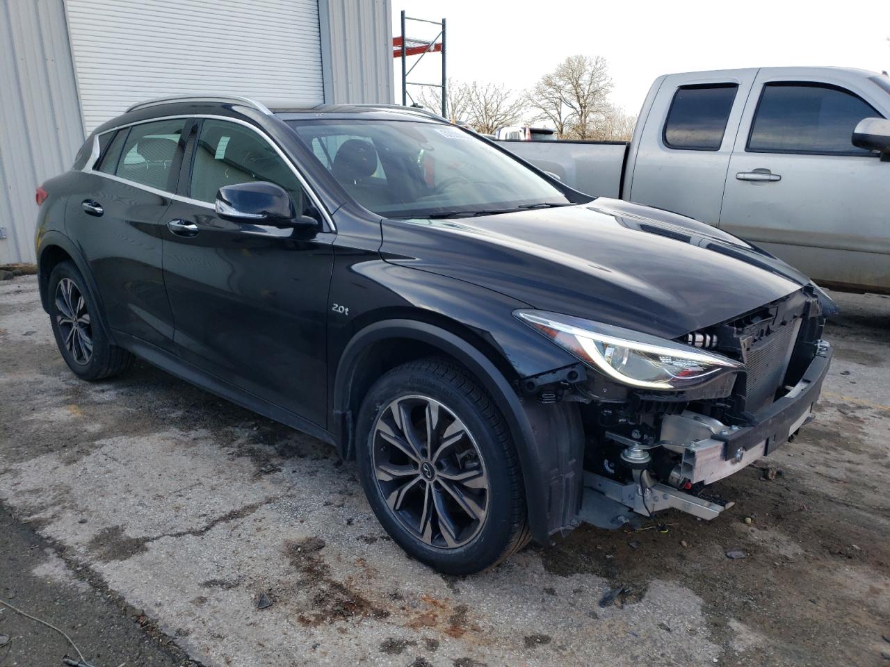 Photo 3 VIN: SJKCH5CR5HA035410 - INFINITI QX30 