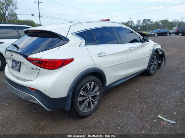 Photo 3 VIN: SJKCH5CR6HA031866 - INFINITI QX30 