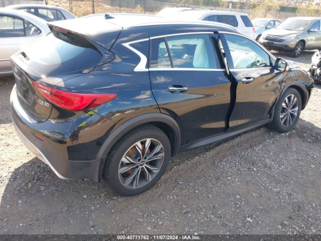 Photo 3 VIN: SJKCH5CR6JA003586 - INFINITI QX30 