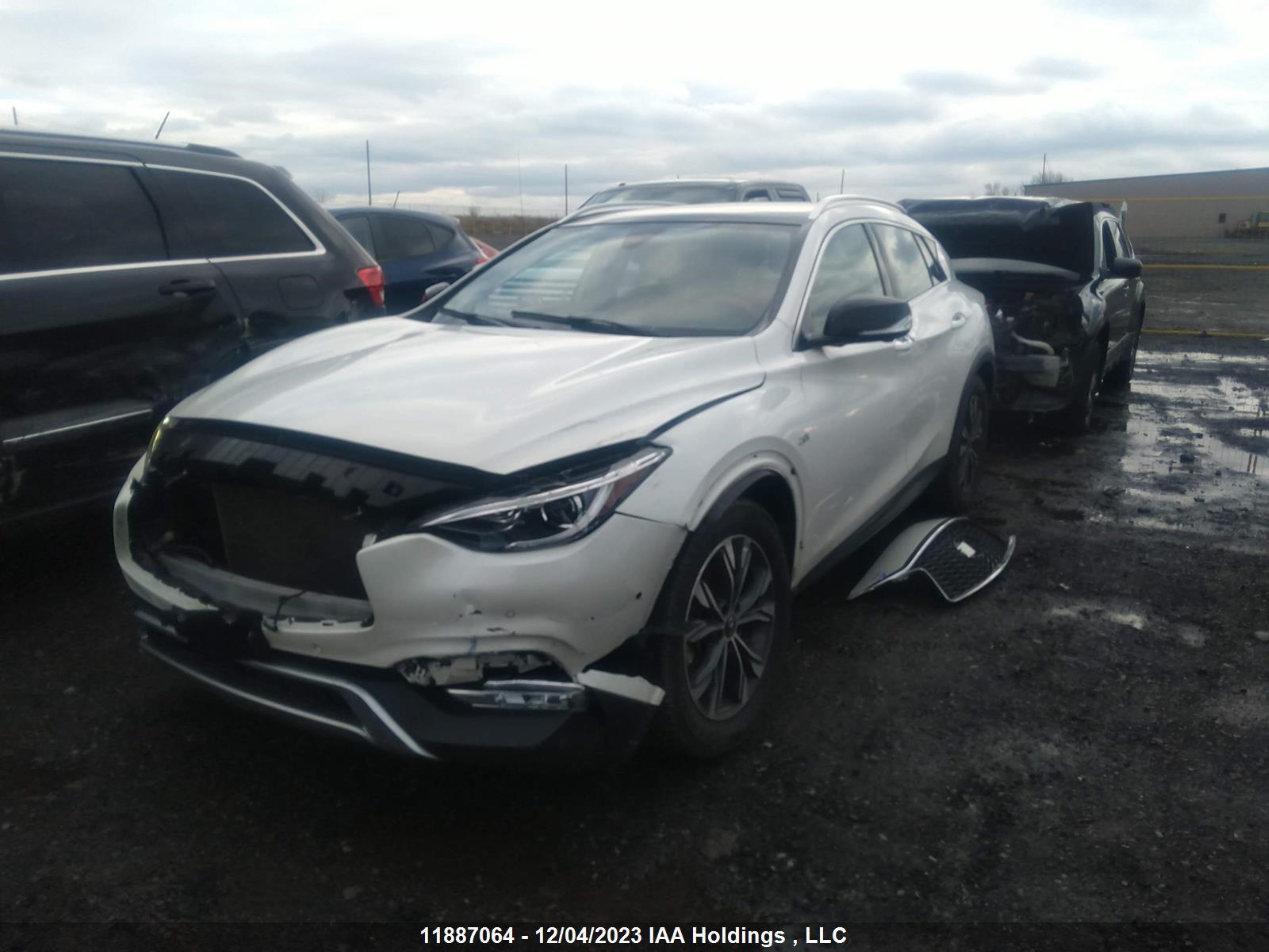 Photo 1 VIN: SJKCH5CR6JA004110 - INFINITI QX30 