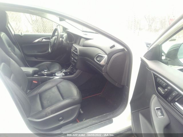 Photo 4 VIN: SJKCH5CR6JA055395 - INFINITI QX30 