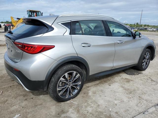 Photo 2 VIN: SJKCH5CR7JA044440 - INFINITI QX30 BASE 