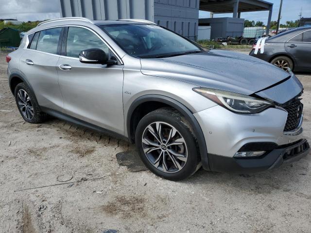 Photo 3 VIN: SJKCH5CR7JA044440 - INFINITI QX30 BASE 