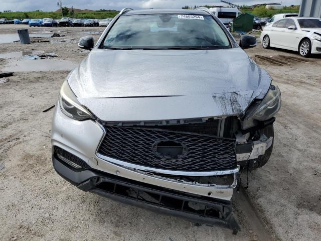 Photo 4 VIN: SJKCH5CR7JA044440 - INFINITI QX30 BASE 