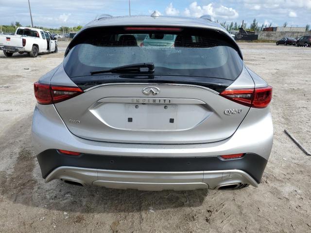 Photo 5 VIN: SJKCH5CR7JA044440 - INFINITI QX30 BASE 