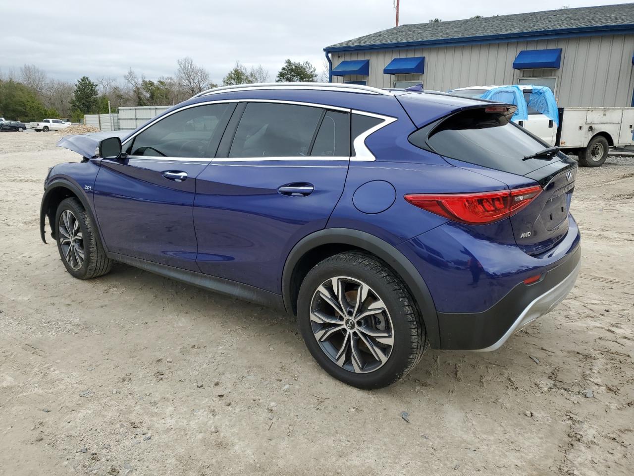 Photo 1 VIN: SJKCH5CR7JA049914 - INFINITI QX30 