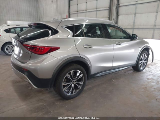 Photo 3 VIN: SJKCH5CR8HA033702 - INFINITI QX30 