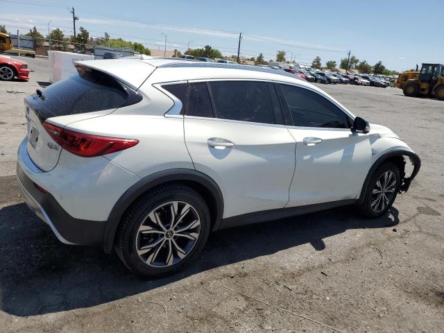 Photo 2 VIN: SJKCH5CR8HA035868 - INFINITI QX30 