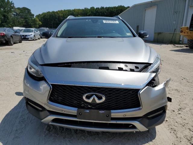 Photo 4 VIN: SJKCH5CR8JA043880 - INFINITI QX30 BASE 