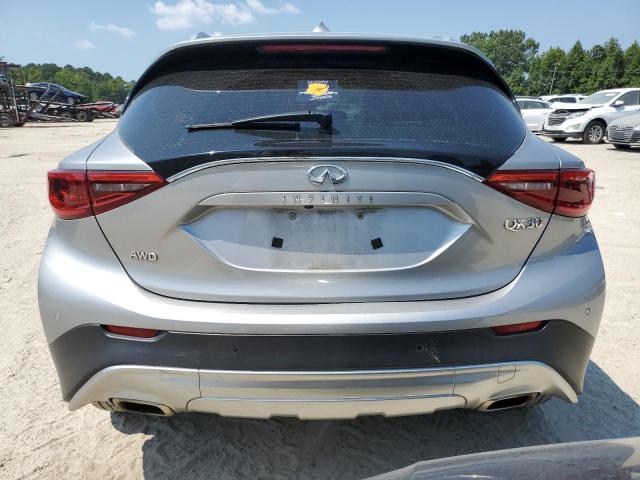 Photo 5 VIN: SJKCH5CR8JA043880 - INFINITI QX30 BASE 