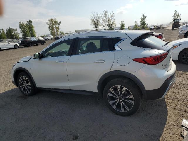 Photo 1 VIN: SJKCH5CR8JA045581 - INFINITI QX30 BASE 