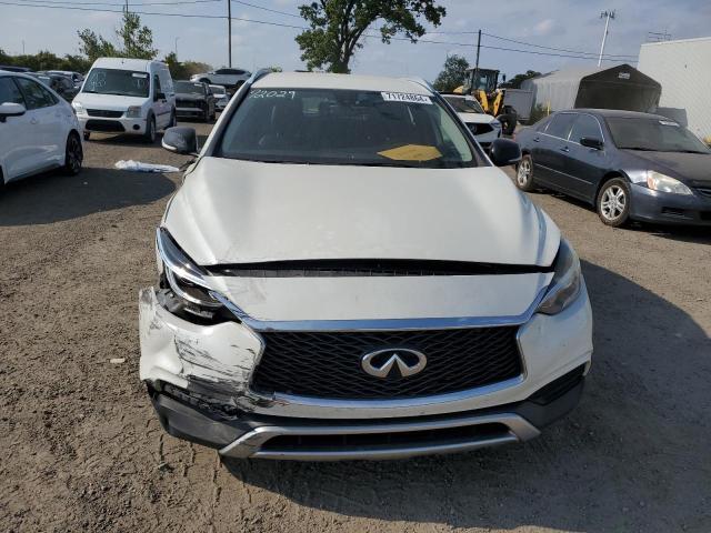 Photo 4 VIN: SJKCH5CR8JA045581 - INFINITI QX30 BASE 