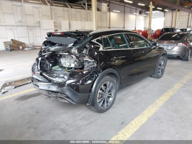 Photo 3 VIN: SJKCH5CR8JA048786 - INFINITI QX30 