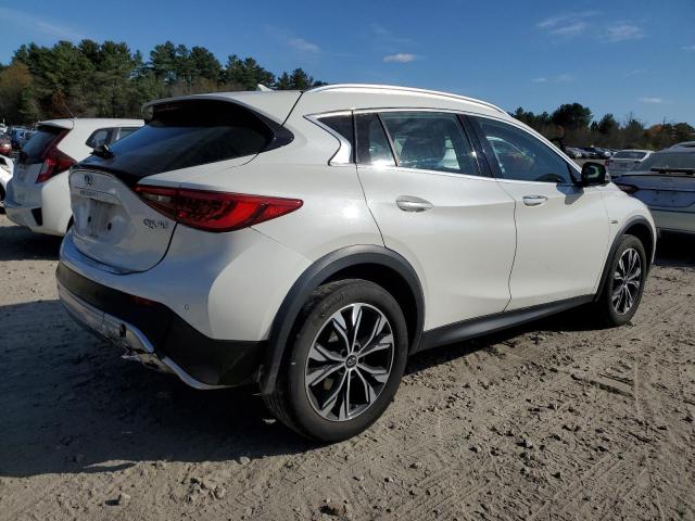 Photo 2 VIN: SJKCH5CR8KA010332 - INFINITI QX30 LUXE 