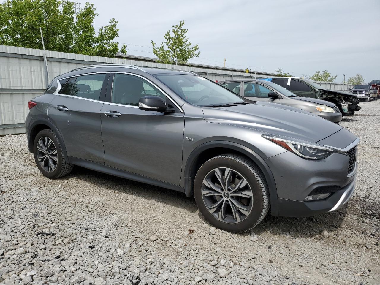 Photo 3 VIN: SJKCH5CR9HA023888 - INFINITI QX30 