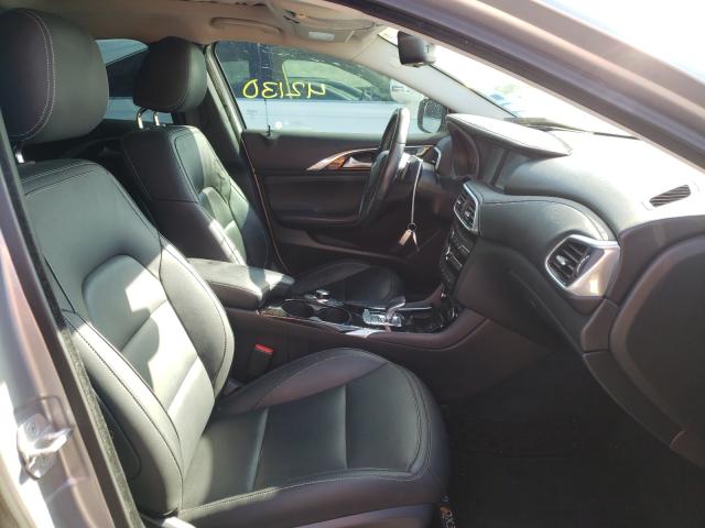 Photo 4 VIN: SJKCH5CR9HA037578 - INFINITI QX30 BASE 