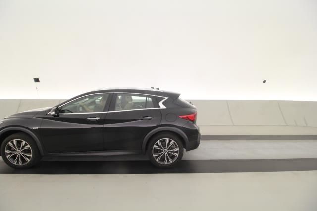 Photo 2 VIN: SJKCH5CR9JA047128 - INFINITI QX30 