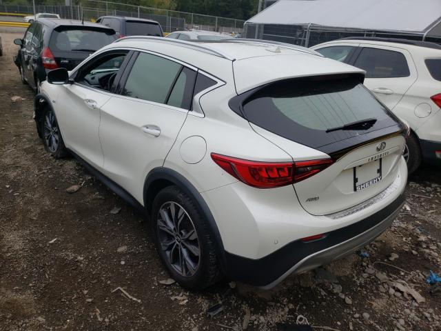 Photo 2 VIN: SJKCH5CR9JA053298 - INFINITI QX30 BASE 