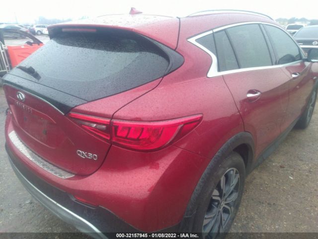 Photo 3 VIN: SJKCH5CRXHA022359 - INFINITI QX30 